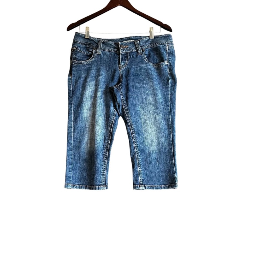 PARIS BLUE JUNIORS JEANS CAPRIS WITH EMBELLISHED BACK POCKETS SZ 11